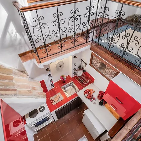 Ellen T House * Alexandros