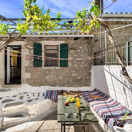 בית נופש Ellen T House *